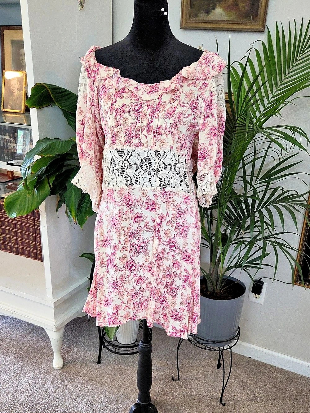 Free People Floral Mini Dress in Pink & White Size 12